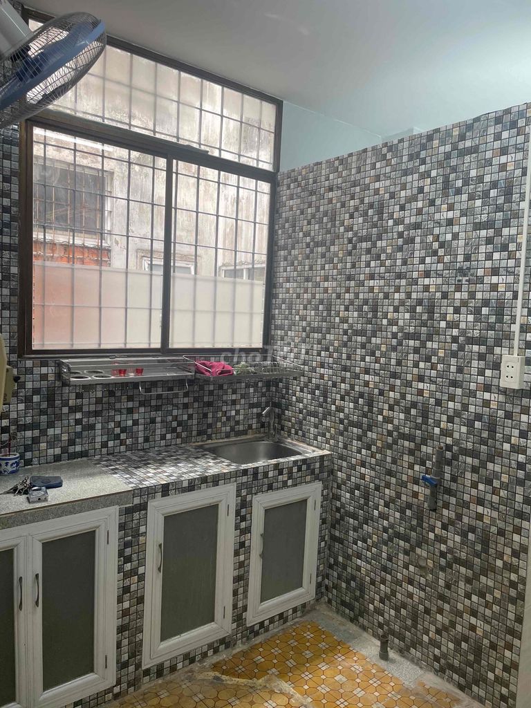 Rent Ba Vân, two bedrooms, balcony, 46 meters.