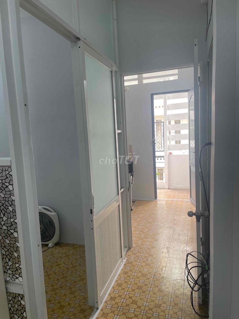 Rent Ba Vân, two bedrooms, balcony, 46 meters.