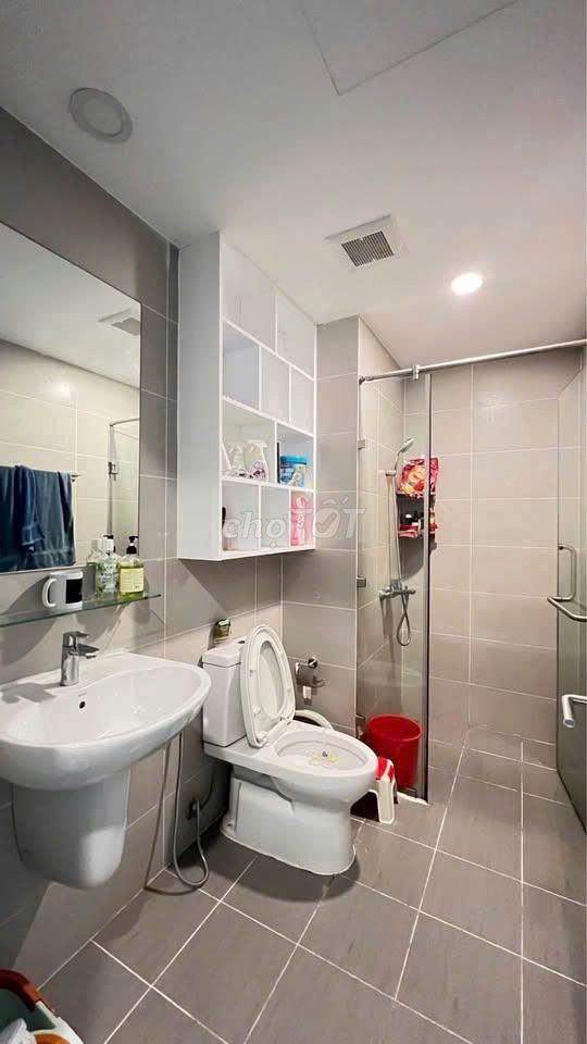 Carillon 1-Hoàng Hoa Thám, 2 full bedrooms, $1.5 million a month.