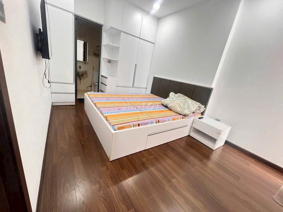 The two apartments are clear. Carillon3, Hoàng Hoa Thám full of furniture for only 13 million and a half.