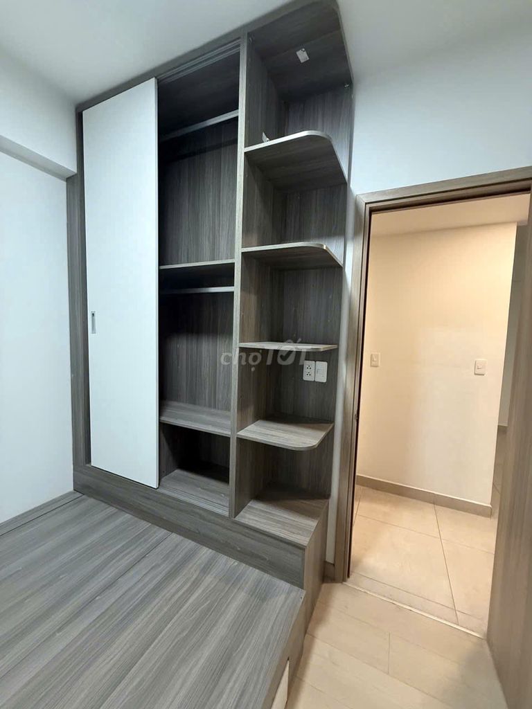 Rent the corner of two bedrooms, two bathrooms, full of beautiful furniture, right here. Eight million.