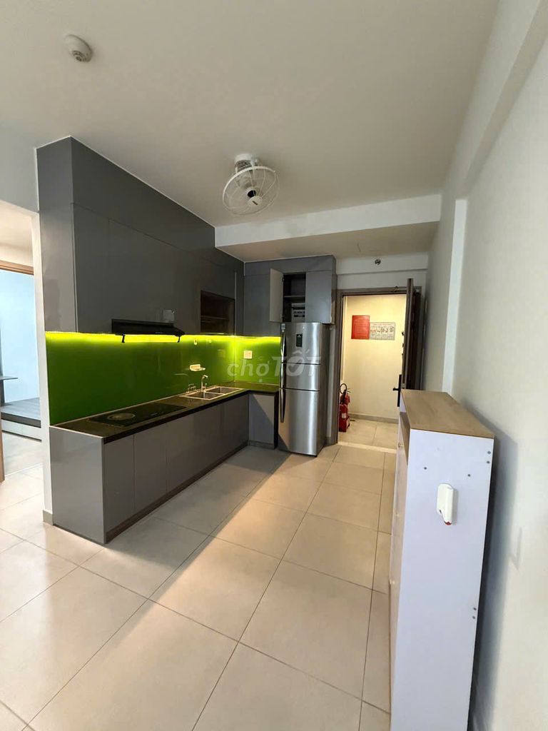 Rent the corner of two bedrooms, two bathrooms, full of beautiful furniture, right here. Eight million.
