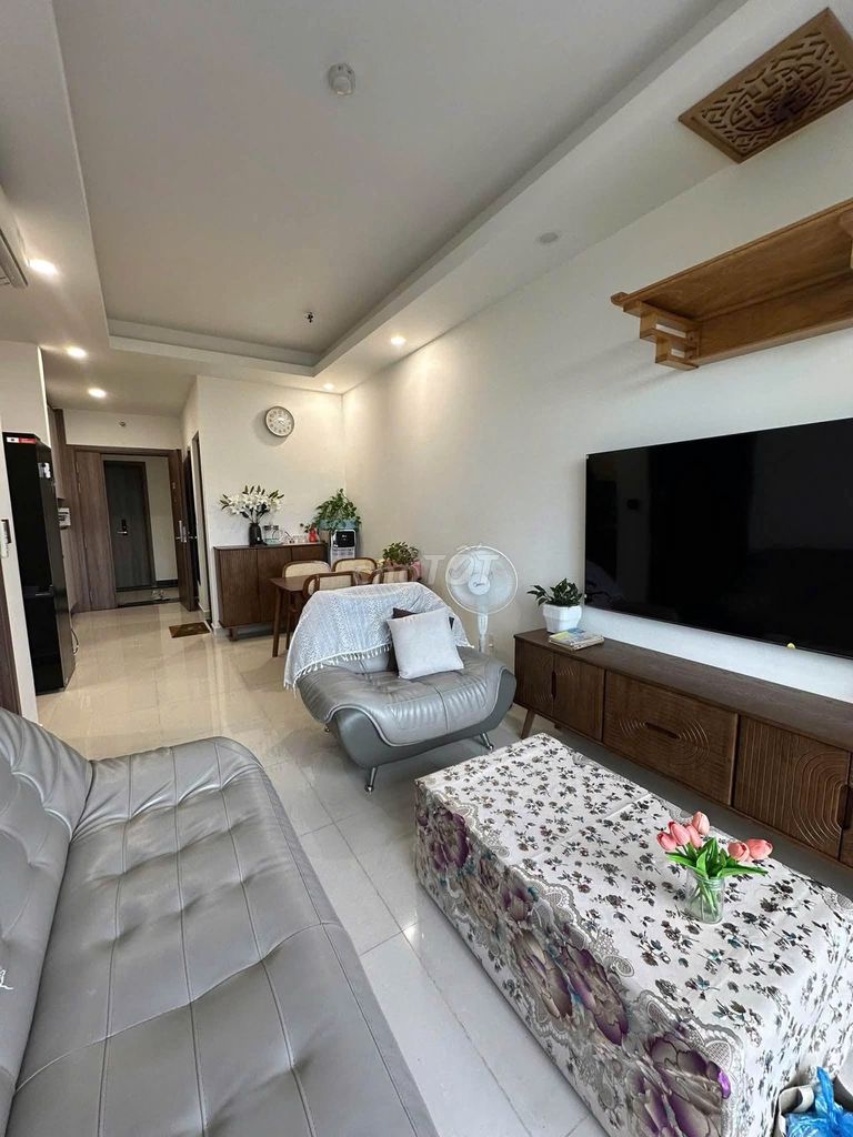 C/c Sacom 340 new building, advanced interior, 85 meters2, at 10.5 million a month.