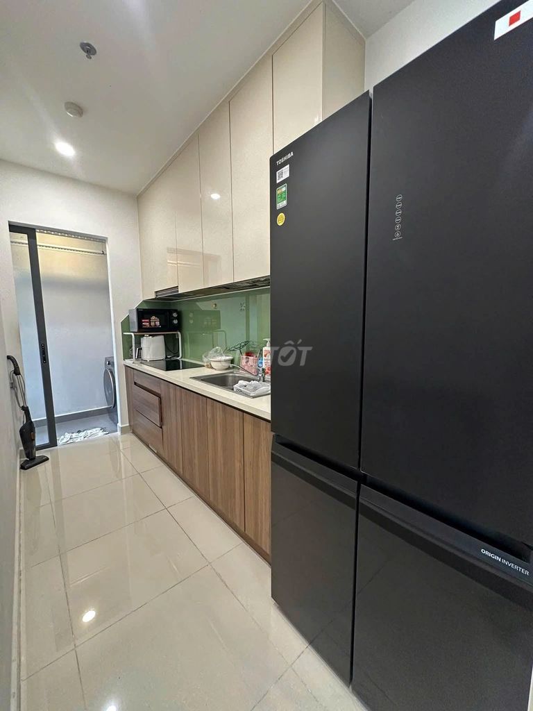 C/c Sacom 340 new building, advanced interior, 85 meters2, at 10.5 million a month.