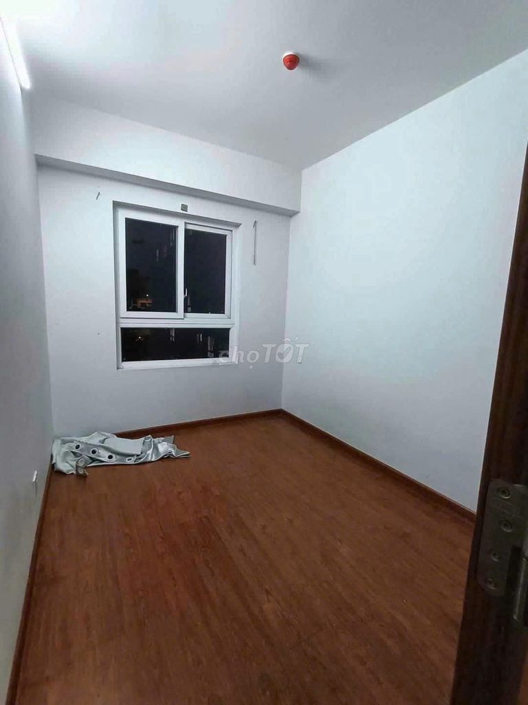 Renting Felisa Riverside District 8