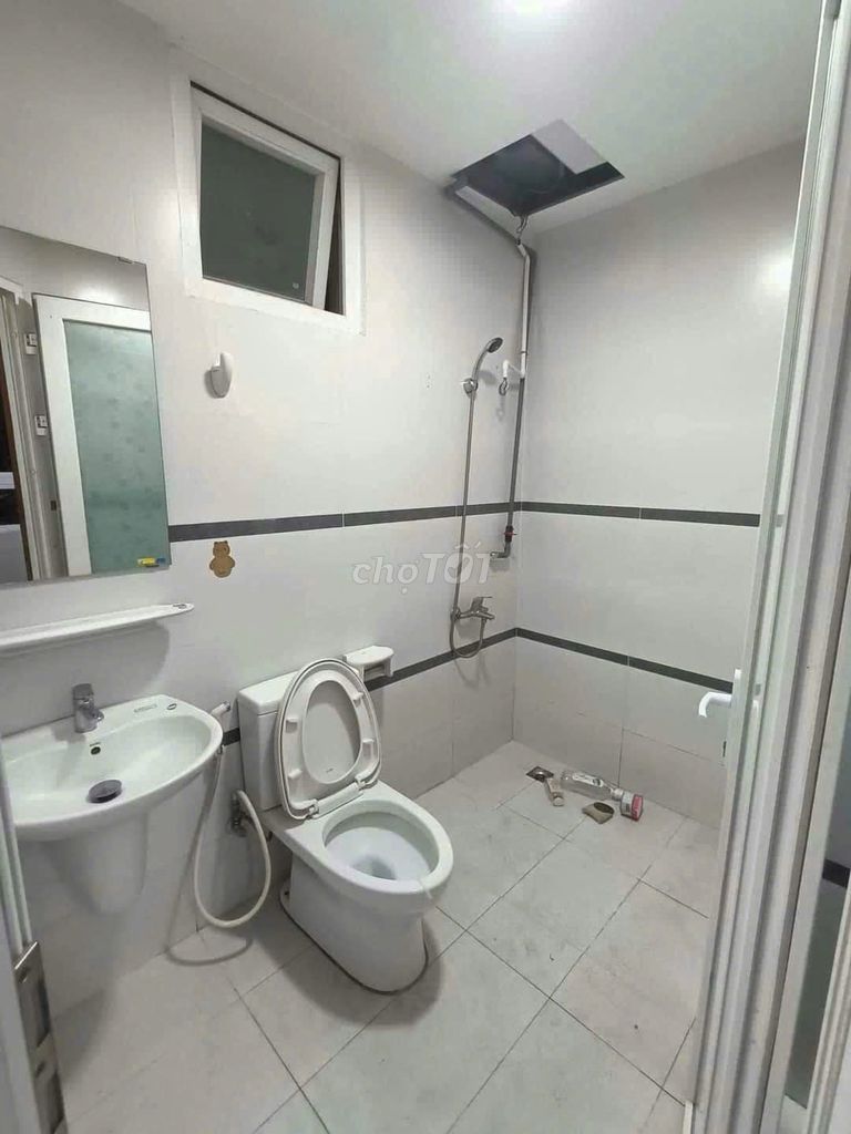 Renting Felisa Riverside District 8