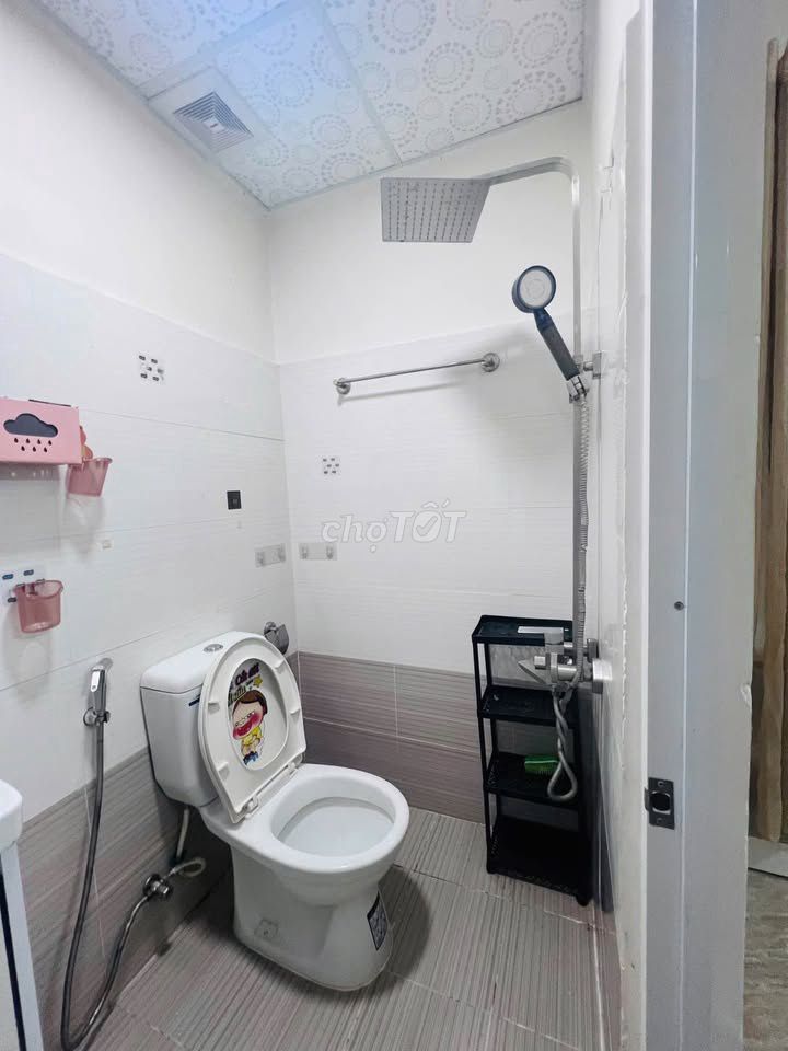 Renting Topaz Home apartments, Phan Hwak - nice house, two bedrooms only 7 million and a half perth.