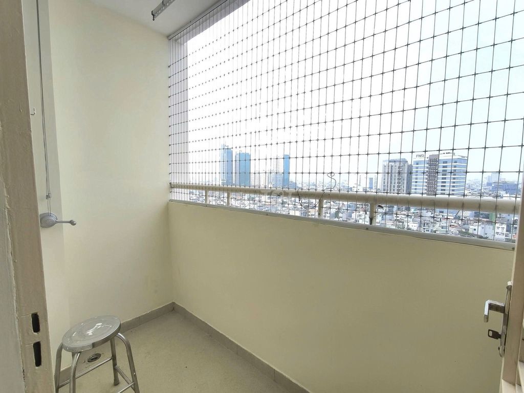Lý Chính Thắng-Quine building 3 stairs level 2 60 meters 1 bedroom, 95 million a month.