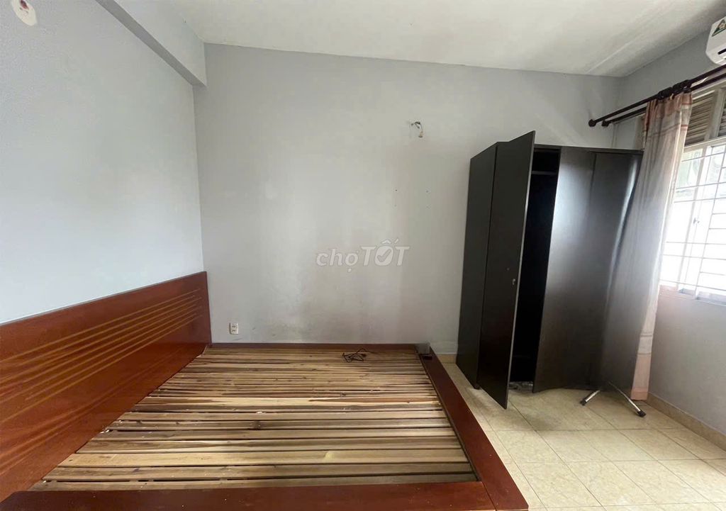 Rent apartment 109 Nguyễn Biểu District 5, area: 50 meters two, one bedroom has seven.