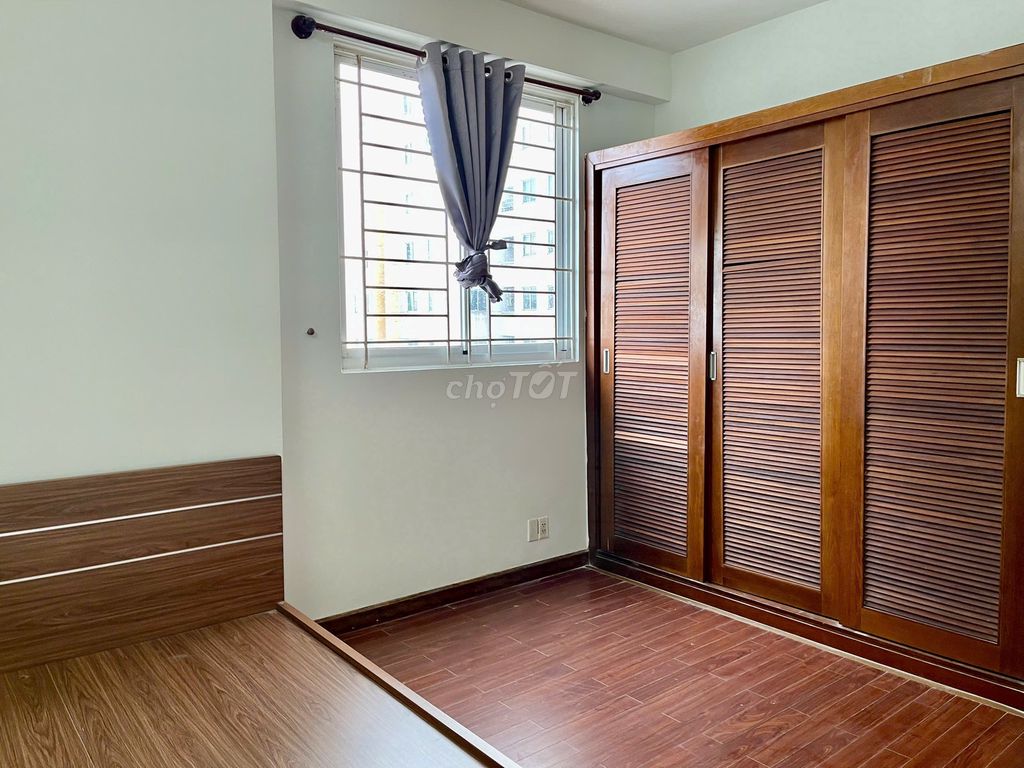 Renting Belleza apartment, District 7. 124 meters, 3 bedrooms, 2 bathrooms with air conditioning, 12 million new houses.