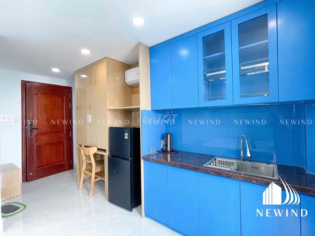 Rent a new balconies building close to kcx ufm. Get a foreign cat