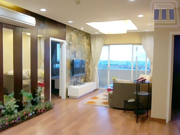 Hùng Vương Plaza apartment, 126 Hồng Bàng, District 5, 132 meters, 24 million.