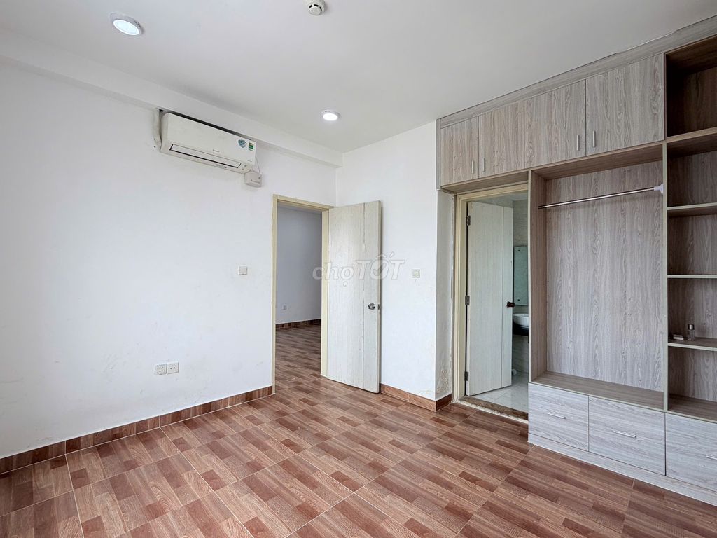 Tân Bình building. Two bedrooms. 72 m.m. ntcb. Got the house.