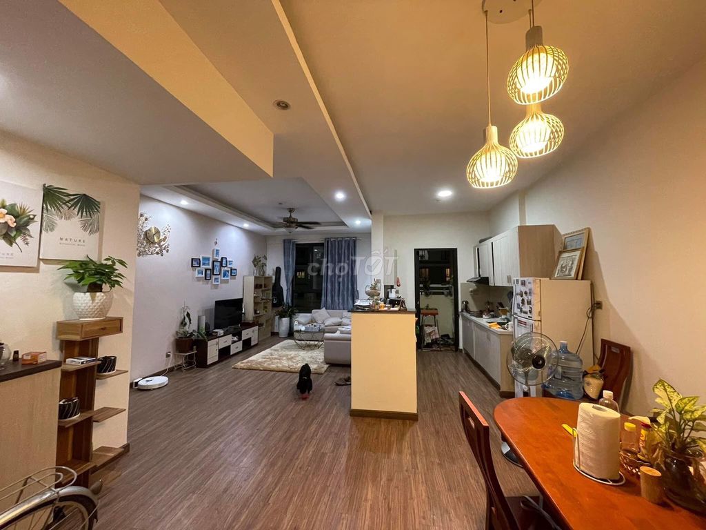 Rent apartment 160 meters, 3 rooms in Era Town District 7 interiors.