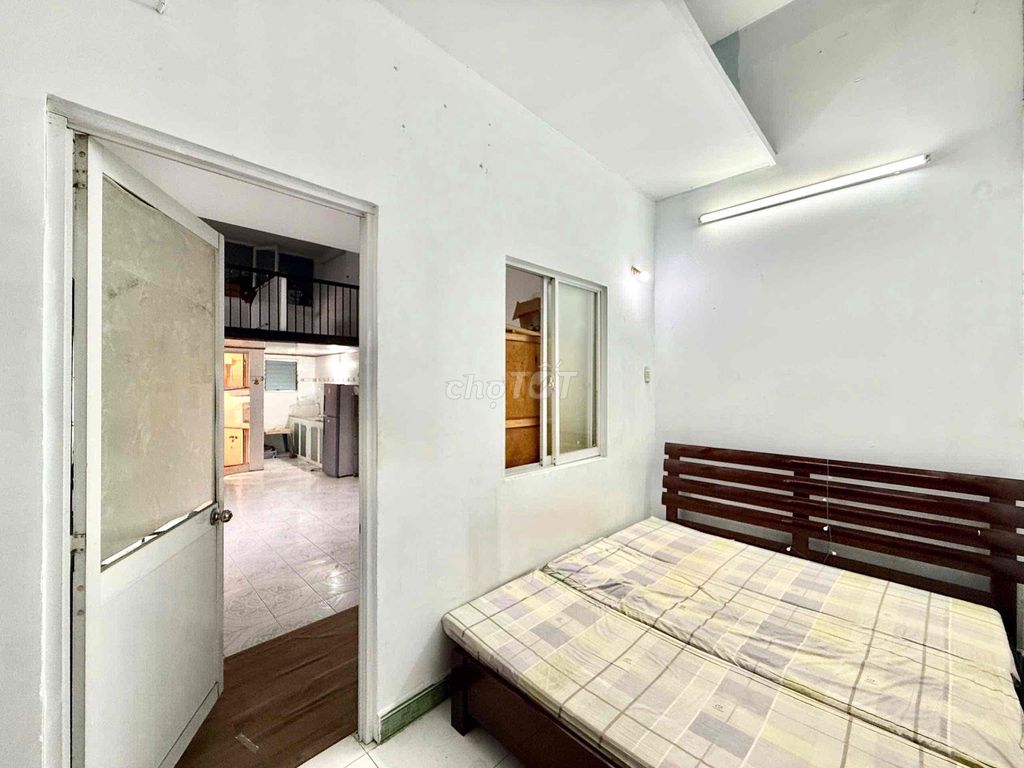 Rent two state power bedrooms at the chess market.