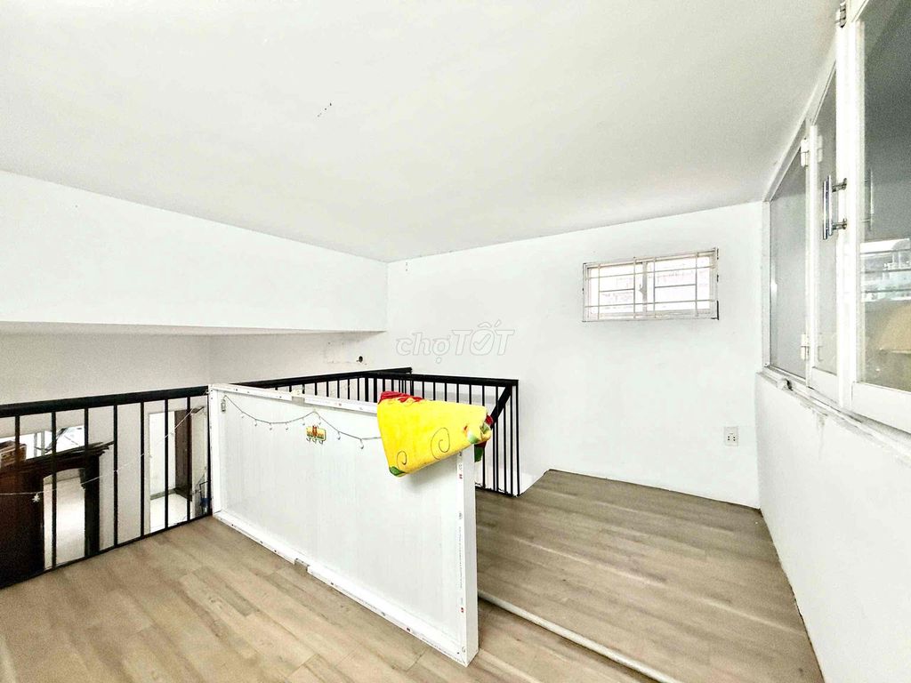 Rent two state power bedrooms at the chess market.
