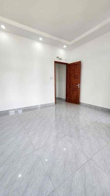 Rent a new apartment. 16 Trần Thiện Chánh-7. 12 districts. 4 x16 meters. 4 p3 toilets.