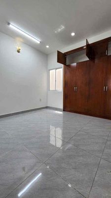 Rent a new apartment. 16 Trần Thiện Chánh-7. 12 districts. 4 x16 meters. 4 p3 toilets.