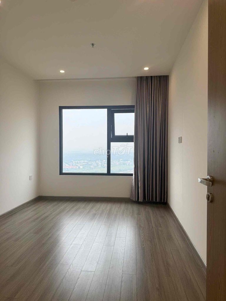 Rent one bedroom.