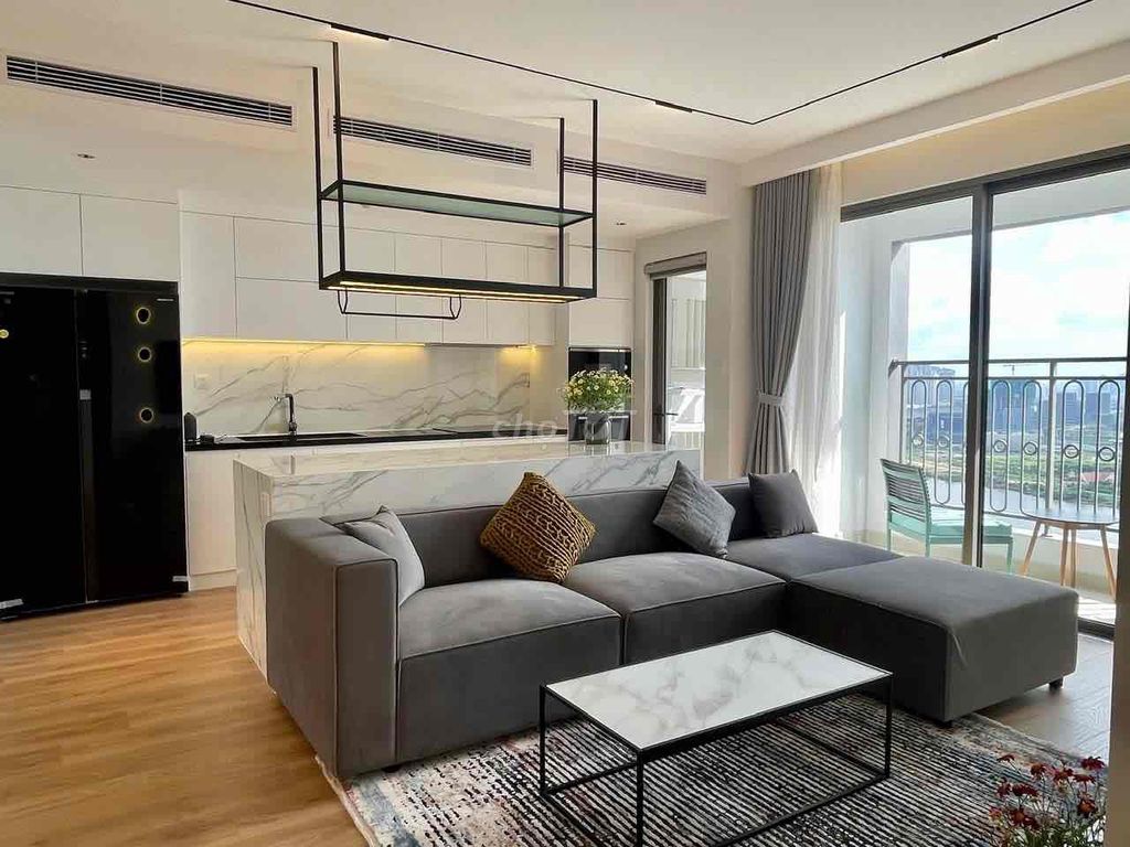 Three-thirty view room 115 m Saigon Royal