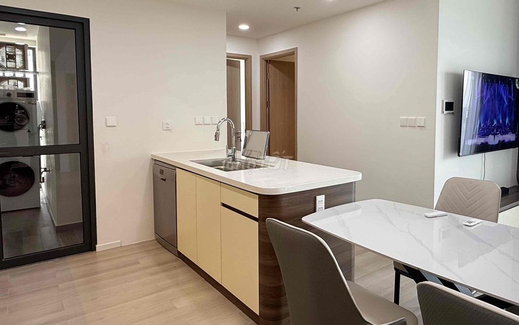 Rent a three-room suite full of advanced furniture, 100 percent new.