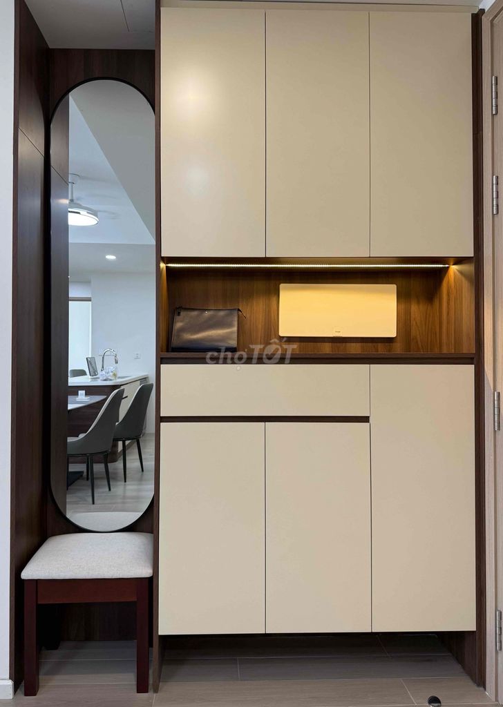 Rent a three-room suite full of advanced furniture, 100 percent new.