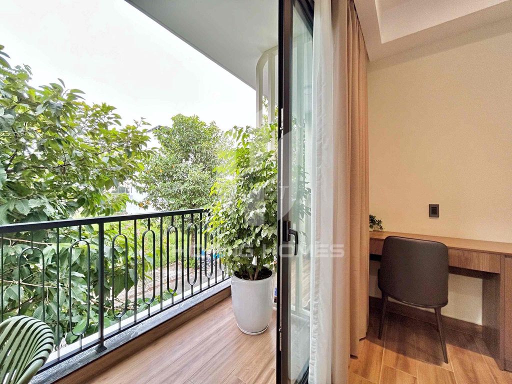 Rent a nice apartment near The Global City.