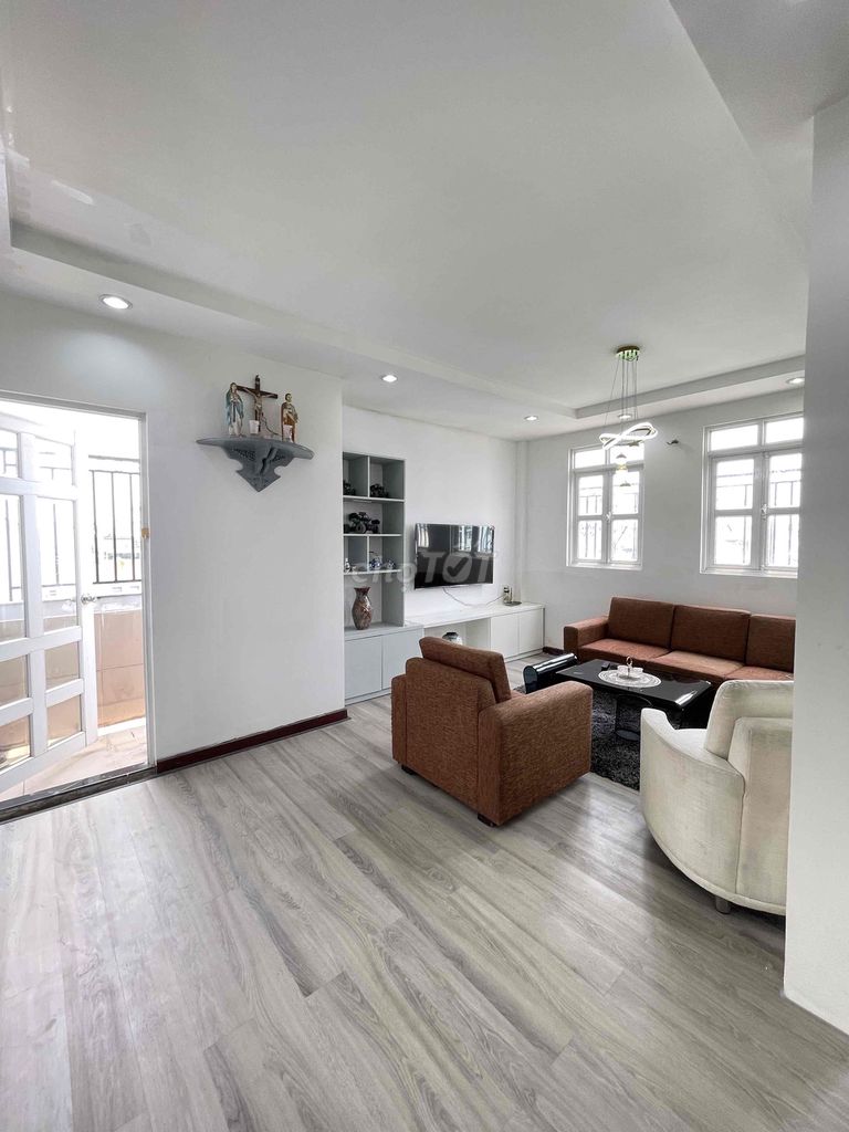 apartment 2 bedroom - 100 meters - full interior - car vault, elevator