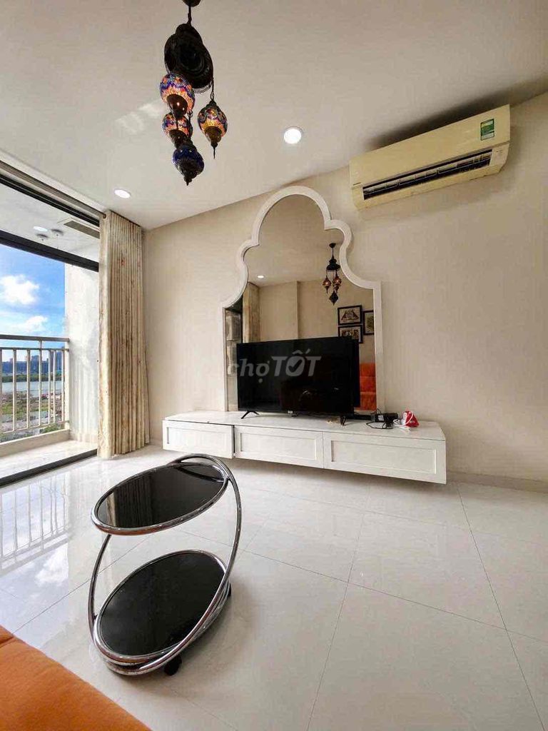 Two bedrooms. Two bedrooms. 80 meters. Full Riva Park interior.