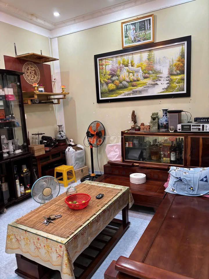 Rent Saigonres, Nguyễn Xí - 3 bedrooms at 15 million a month