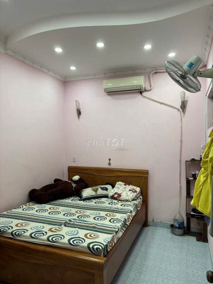 Rent Saigonres, Nguyễn Xí - 3 bedrooms at 15 million a month