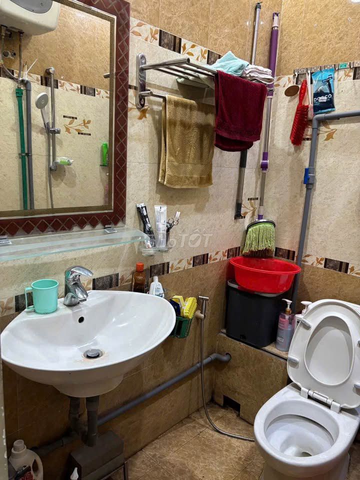 Rent Saigonres, Nguyễn Xí - 3 bedrooms at 15 million a month