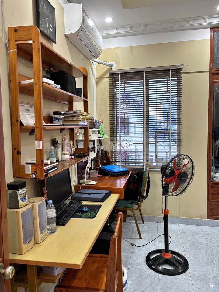 Rent Saigonres, Nguyễn Xí - 3 bedrooms at 15 million a month