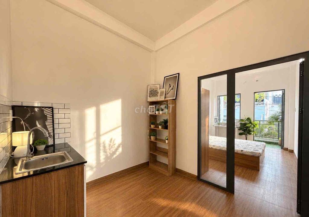 Master Cho hired a bedroom - a bathroom in the Central Institute.