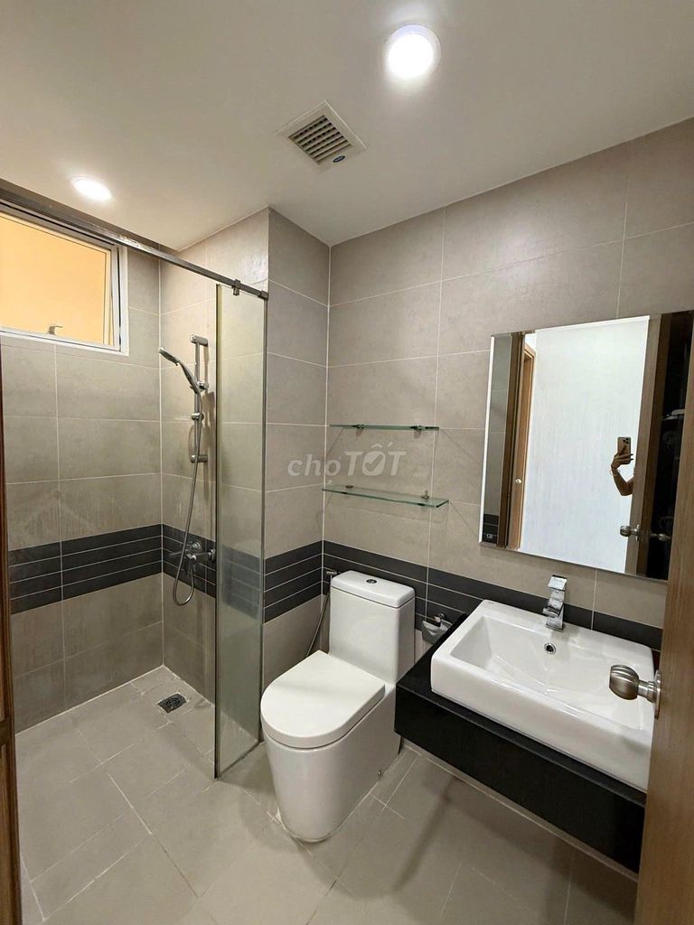 Rent C/c Cộng Hòa Plaza 77 meters2, full interior, 2 bedrooms, 14 million a month.