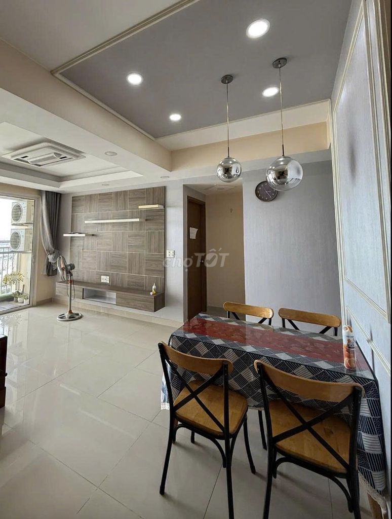 Rent C/c Cộng Hòa Plaza 77 meters2, full interior, 2 bedrooms, 14 million a month.