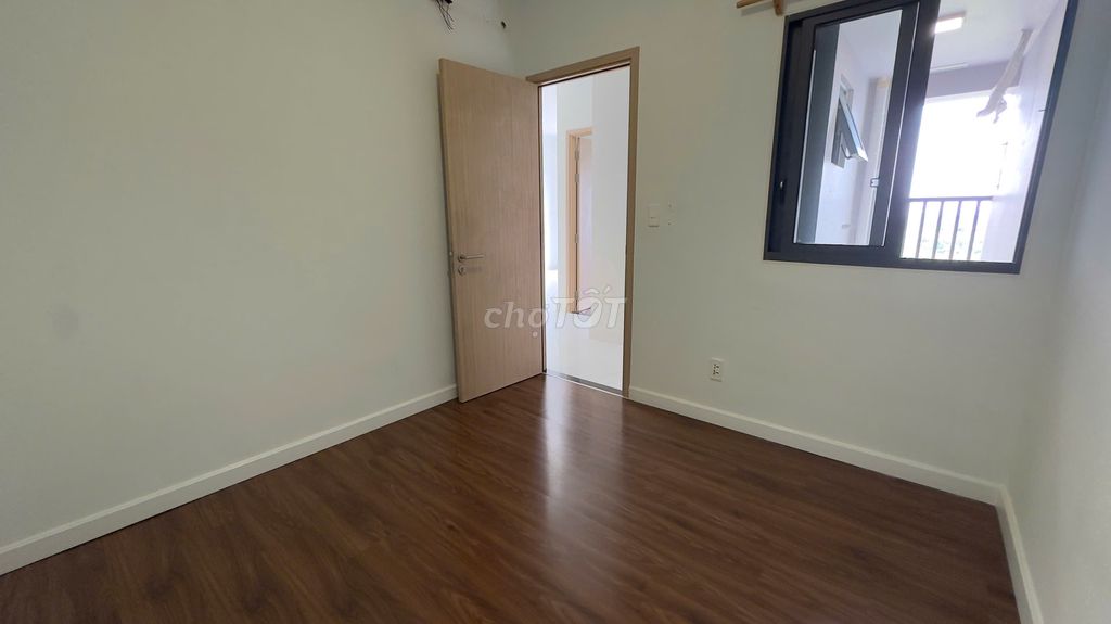 Rent a 65-foot-two-two bedroom, two Lovera Vista-full curtains for 7 million a month.