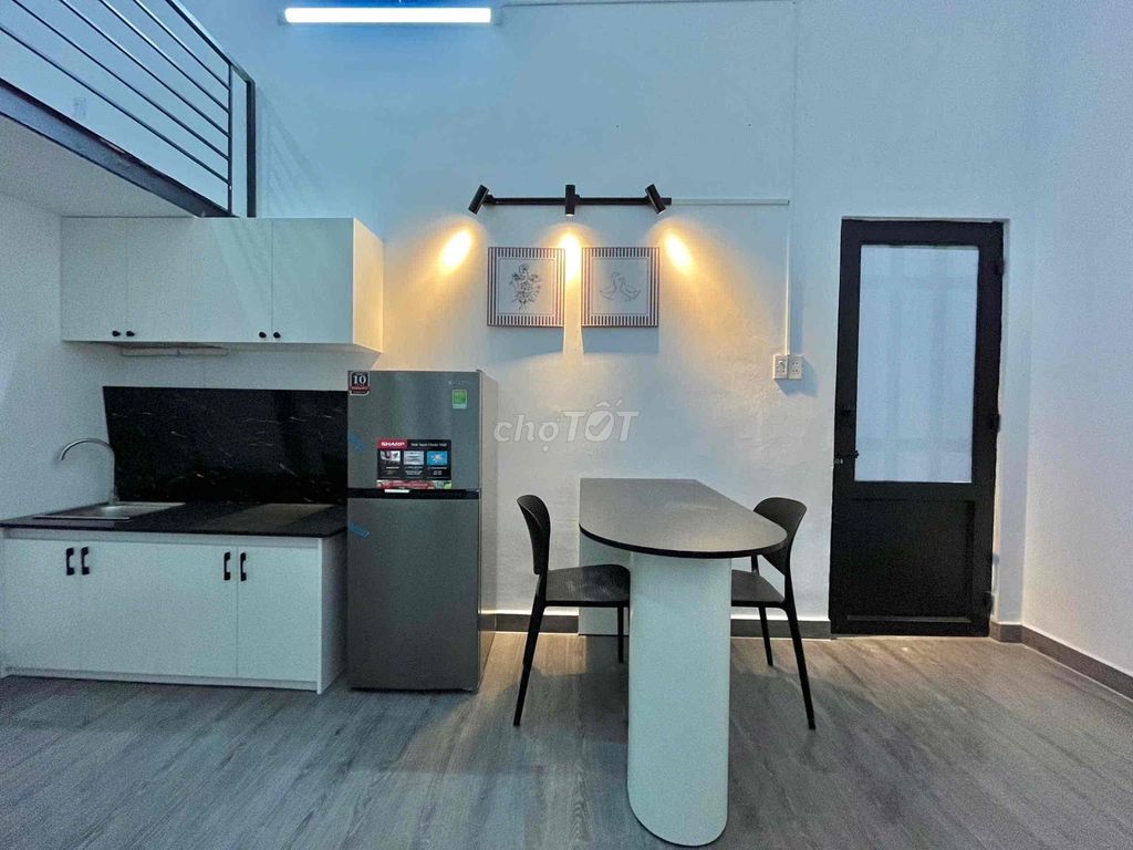 leased to the 7th District of 7 large window balcony near lotte tdtutumum rmit