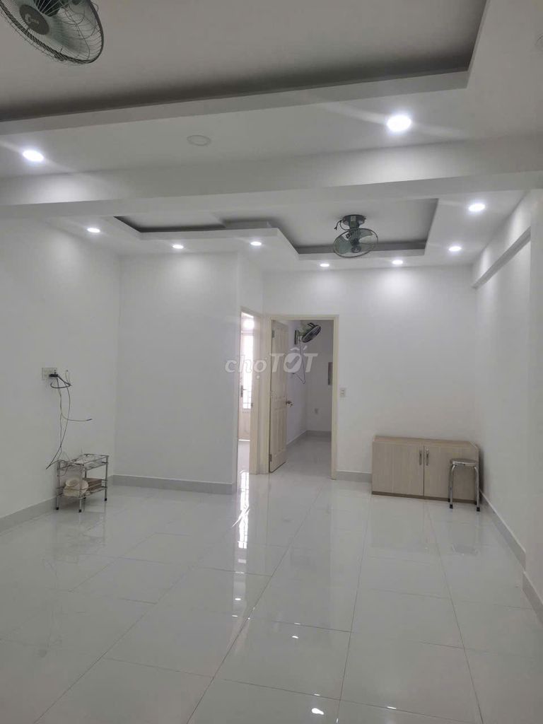 We'll double Chung cư Nguyễn Ngọc Phương, 68 M2 bedrooms, right now.
