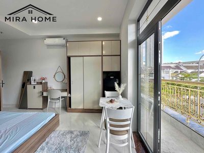 The balcony studio right here at the cvo district 7 - near the lotte - rmit - tdtu