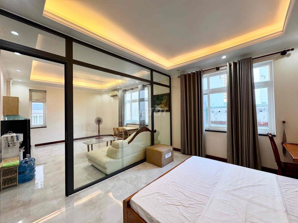 First floor apartment, First floor of Sleep Full interior, Big Window Center.