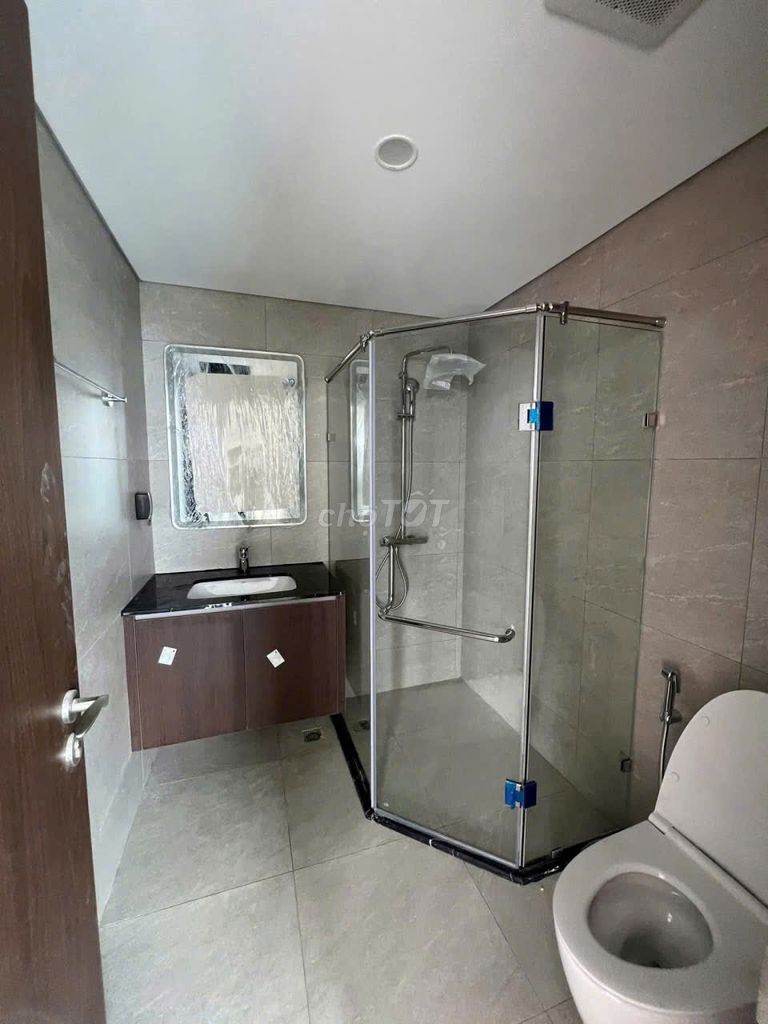 Rent Duprix Central Plaza-200 meters, 3 bedrooms, 1 MM 1 floor for 19.5 million a month.