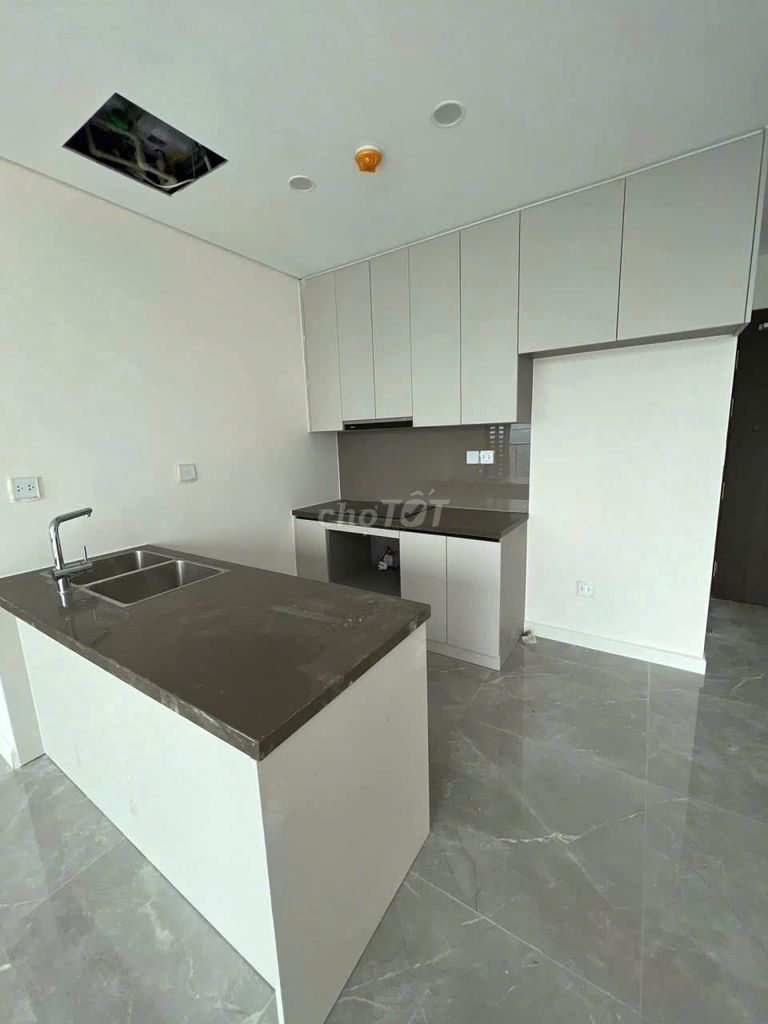 Rent Duprix Central Plaza-200 meters, 3 bedrooms, 1 MM 1 floor for 19.5 million a month.
