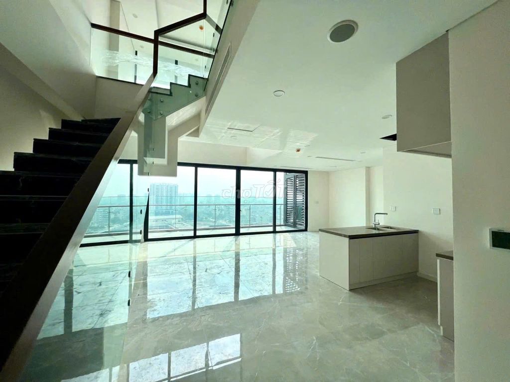 Rent Duprix Central Plaza-200 meters, 3 bedrooms, 1 MM 1 floor for 19.5 million a month.