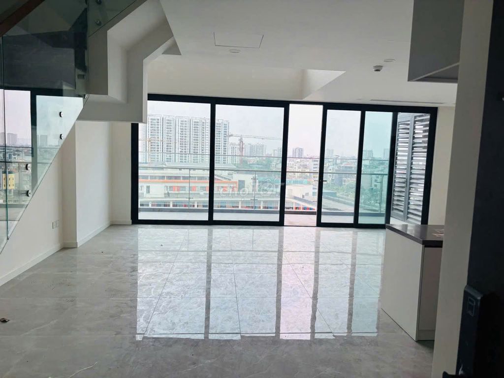 Rent Duprix Central Plaza-200 meters, 3 bedrooms, 1 MM 1 floor for 19.5 million a month.