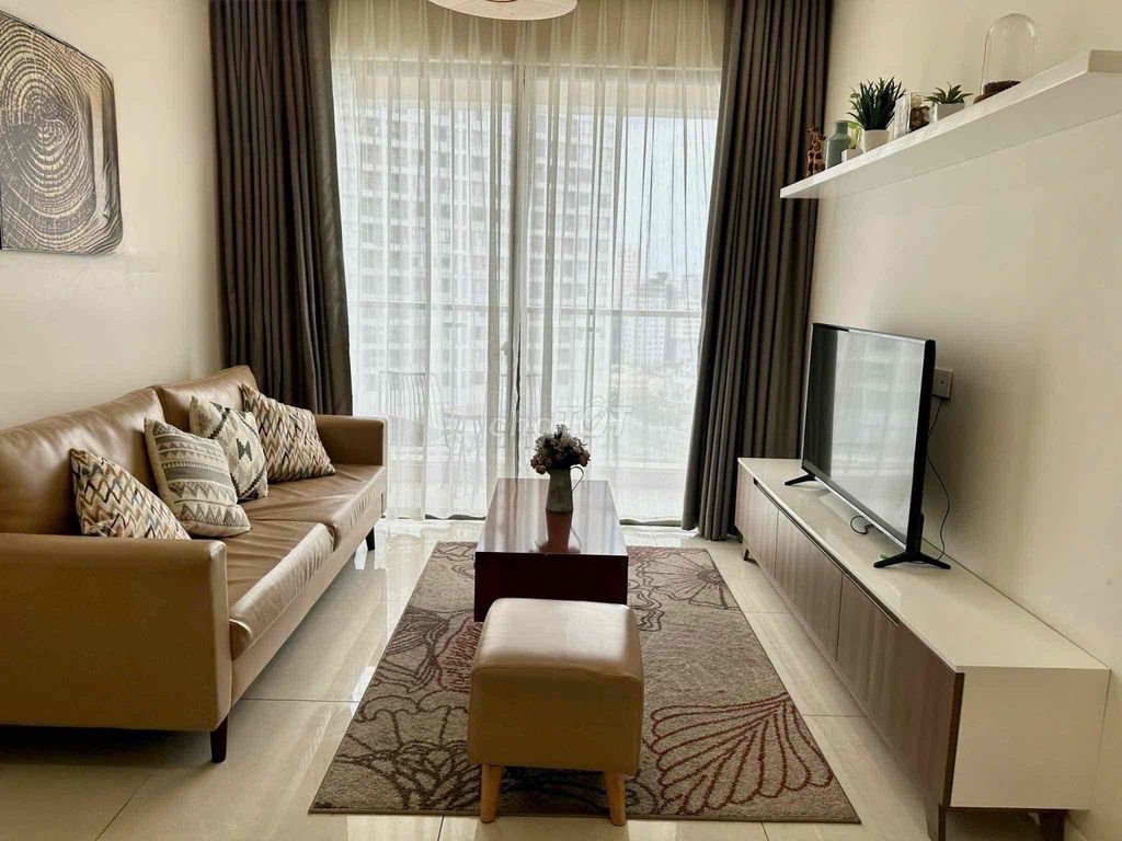 The Mondovì building is two bedrooms, two bathrooms, downtown, surrounding District 1.