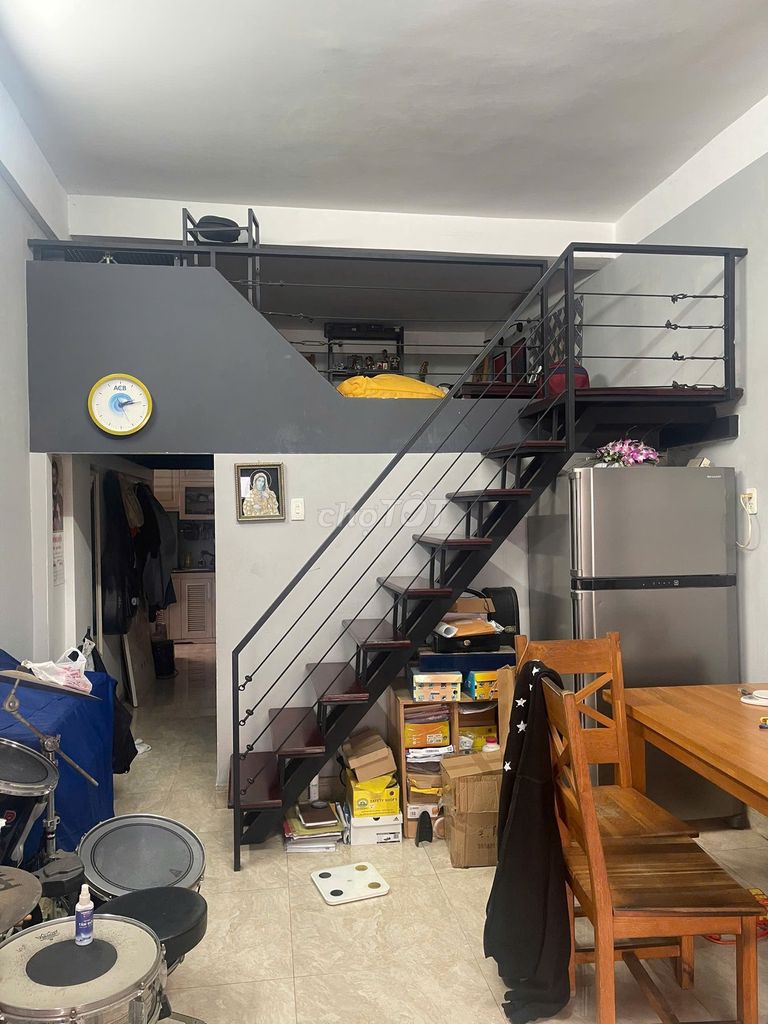 Rent the whole corner-- Đoàn Văn Bơ apartment.