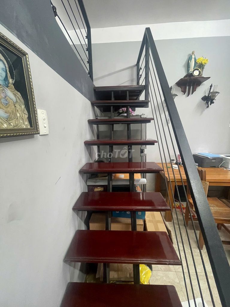 Rent the whole corner-- Đoàn Văn Bơ apartment.