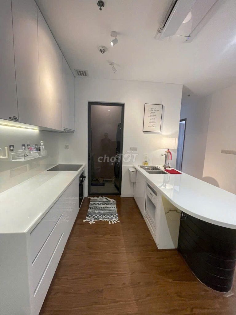 Rent two full bedrooms at Kingdom 101 District 10, which is only 23 million.