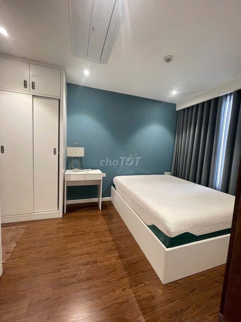 Rent two full bedrooms at Kingdom 101 District 10, which is only 23 million.